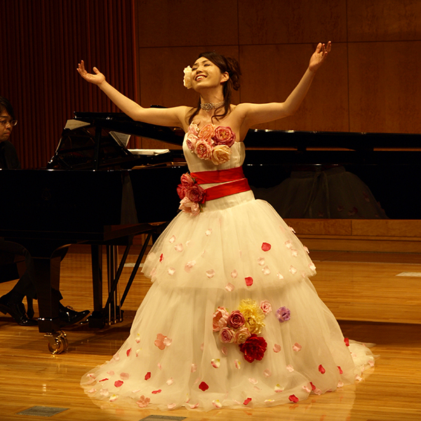 ����4��A�j�}���`�����e�B�R���T�[�g 2014�N4��13���i���j�J�� �R���T�[�g�̖͗l��NPO�@�l�A�j�}���`�����e�B�W���p��