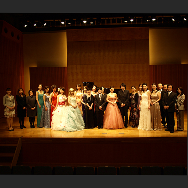 ����4��A�j�}���`�����e�B�R���T�[�g 2014�N4��13���i���j�J�� �R���T�[�g�̖͗l��NPO�@�l�A�j�}���`�����e�B�W���p��