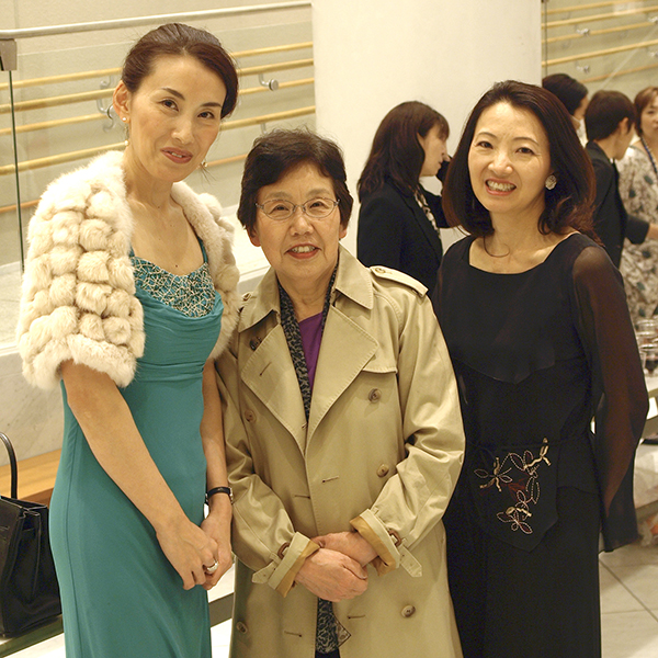 ����4��A�j�}���`�����e�B�R���T�[�g 2014�N4��13���i���j�J�� �R���T�[�g�̖͗l��NPO�@�l�A�j�}���`�����e�B�W���p��