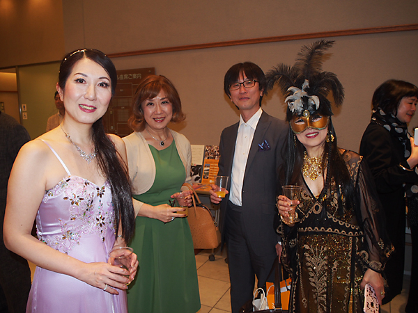 ��W��A�j�}���`�����e�B�R���T�[�g in �߂���p�[�V�����z�[���j