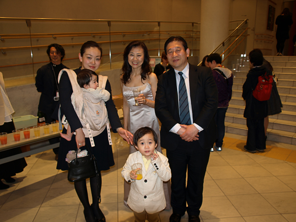 ��W��A�j�}���`�����e�B�R���T�[�g in �߂���p�[�V�����z�[���j