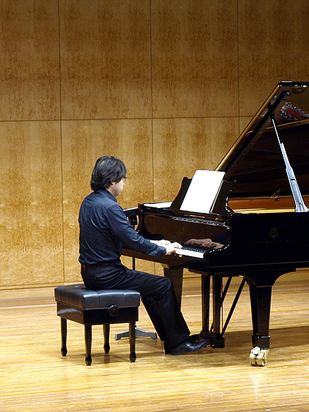 �`�����e�B�R���T�[�g2012