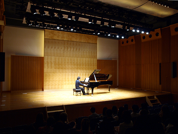 �`�����e�B�R���T�[�g2012