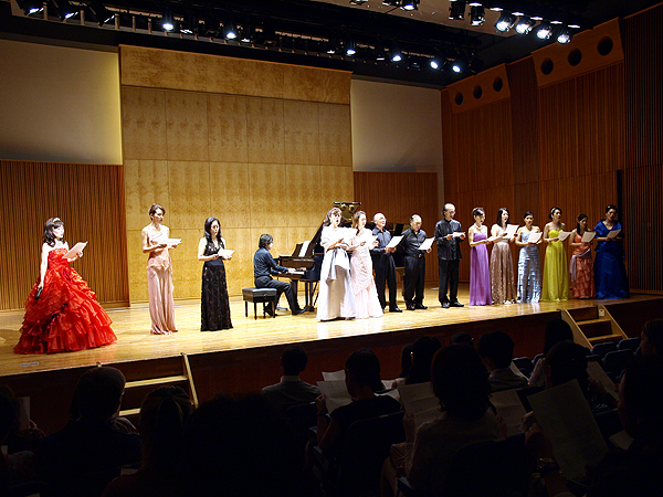 �`�����e�B�R���T�[�g2012