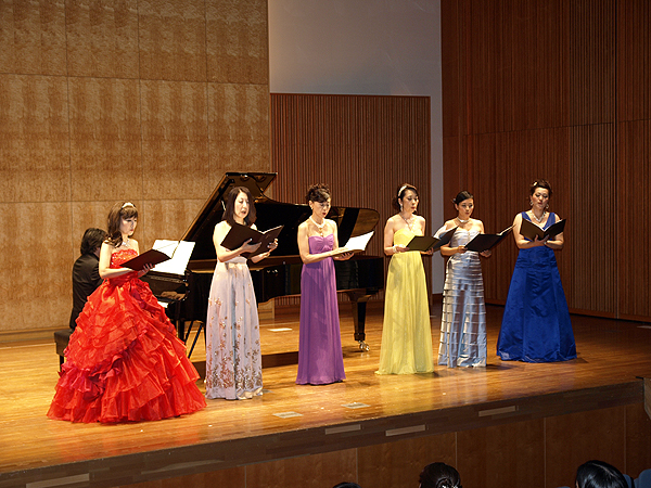 �`�����e�B�R���T�[�g2012