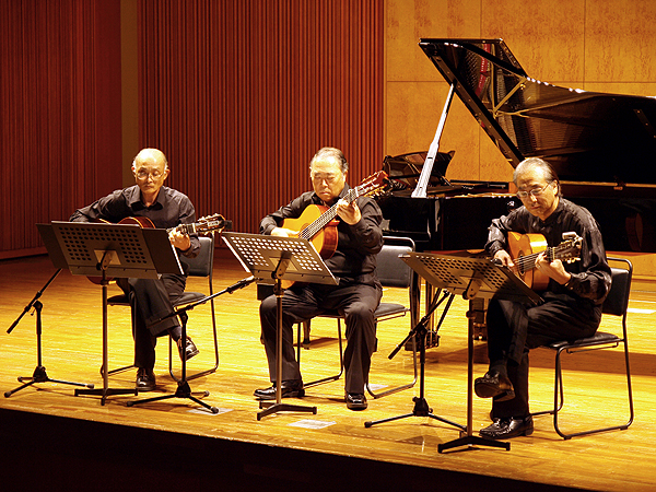 �`�����e�B�R���T�[�g2012